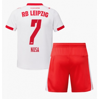 Billige Fotballdrakt RB Leipzig Antonio Nusa #7 Replika Hjemmedraktsett Barn 2025-26 Kortermet (med bukser)